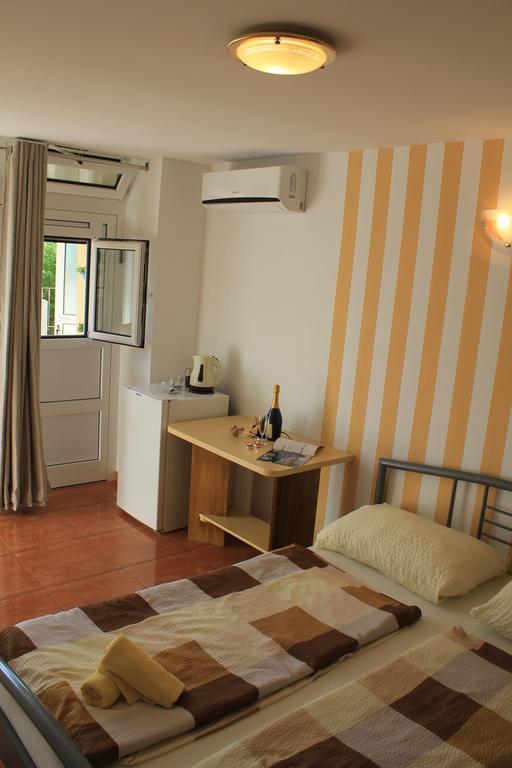 Rooms & Studio Bellina Skradin Exterior photo